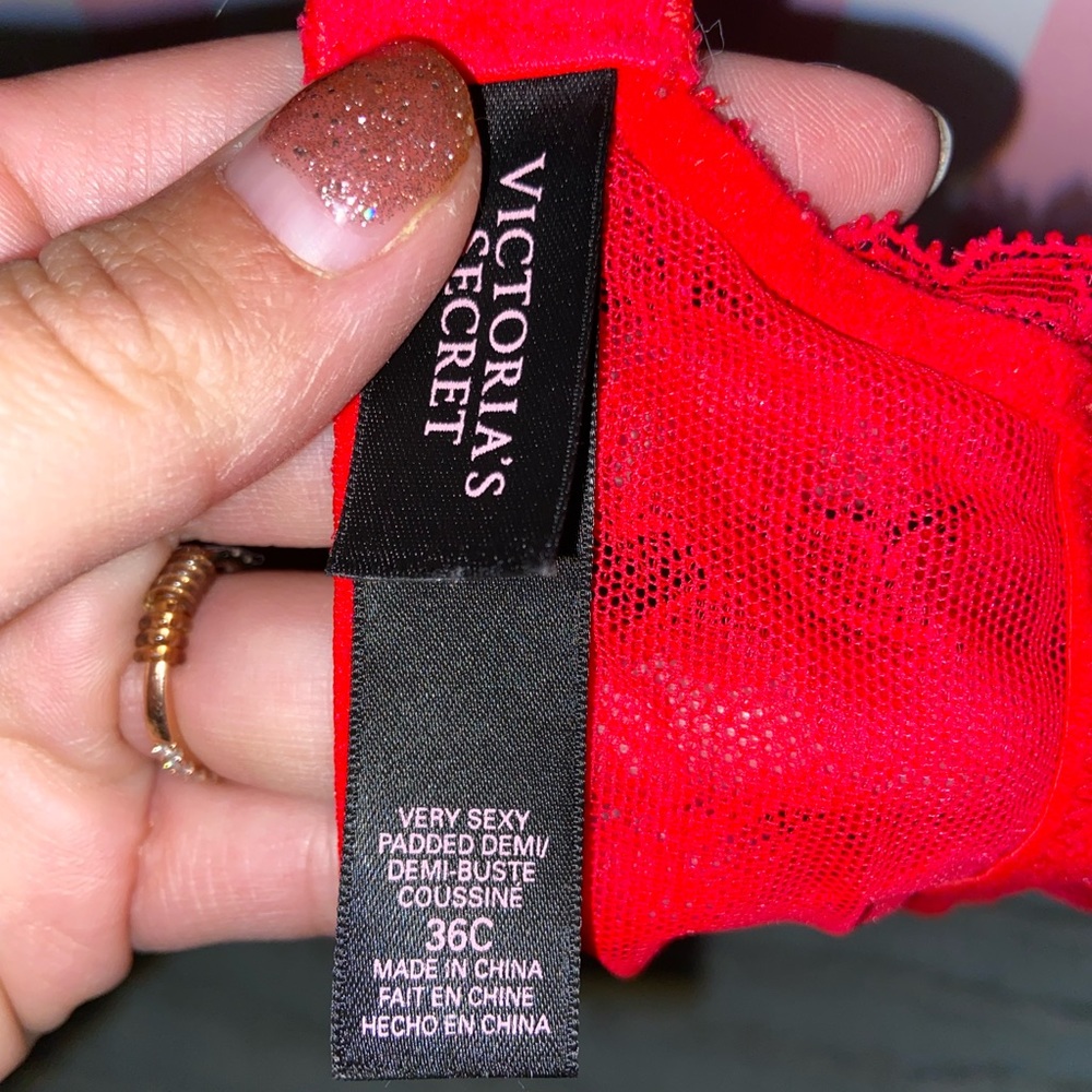 Red Silk/Lace Victorias Secret Bra - image 3
